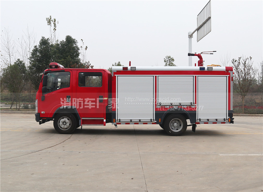 國六五十鈴700P 4噸水罐消防車