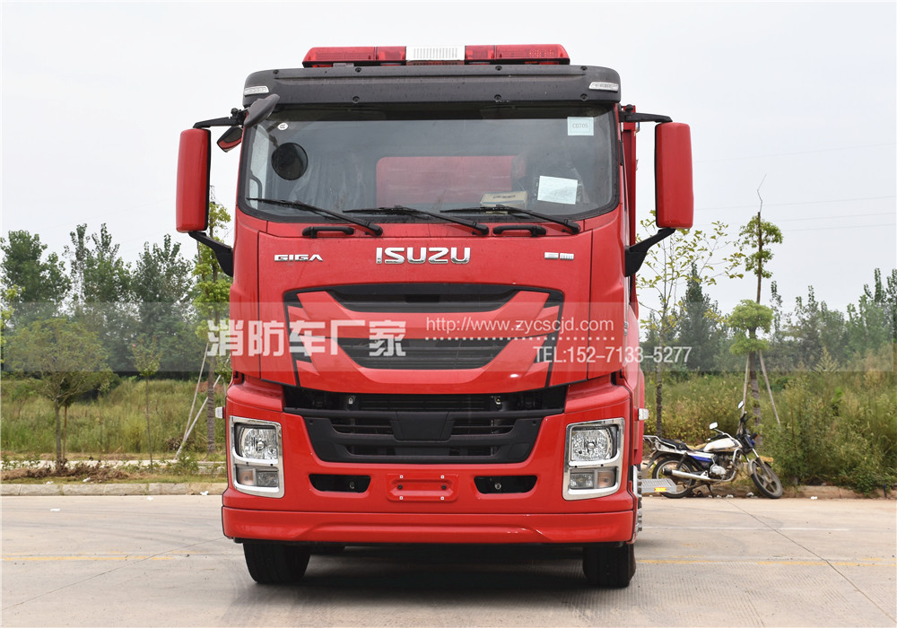 五十鈴前四后八干粉泡沫聯用消防車