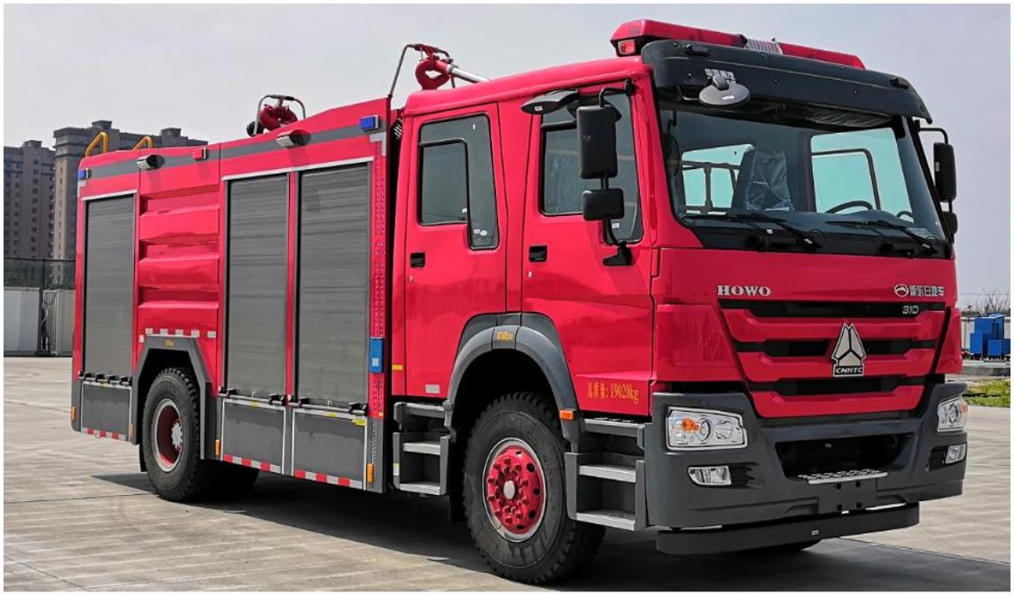 重汽水泡沫干粉聯(lián)用消防車