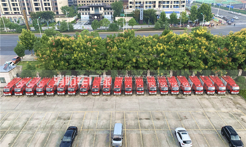 東風(fēng)2.5噸水罐消防車
